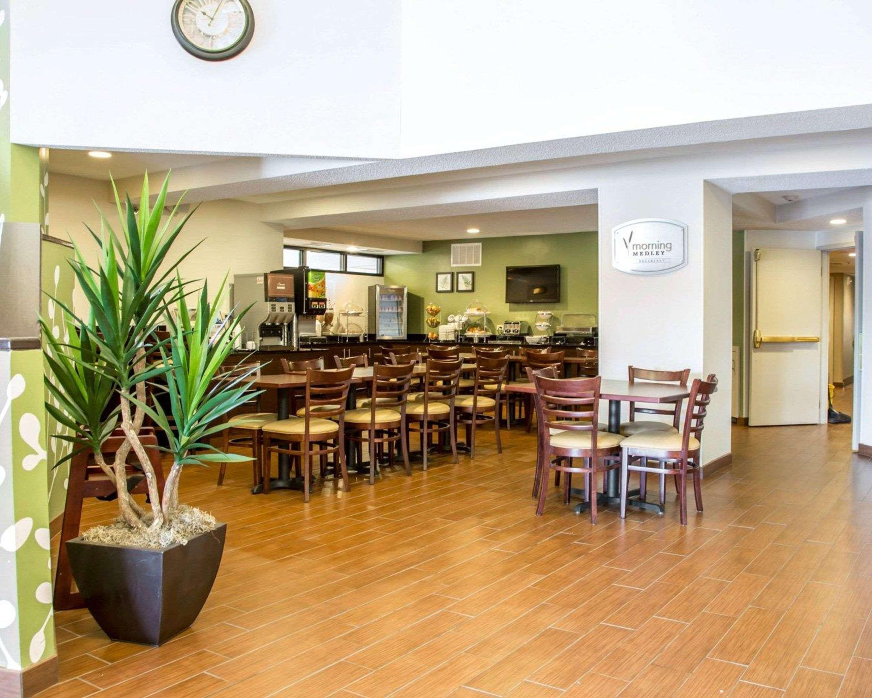 Sleep Inn Midway Airport Bedford Park Экстерьер фото